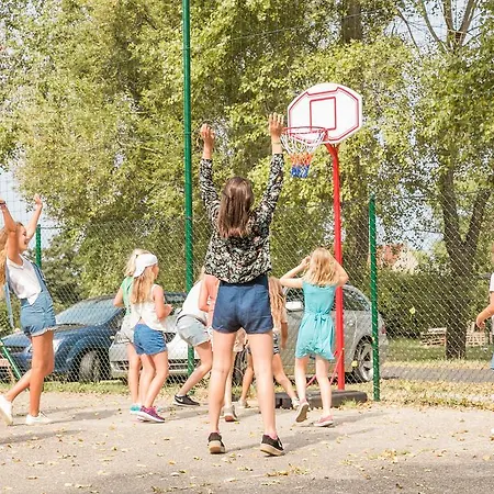 Jeugdherberg De Peerdevisser * Oostduinkerke