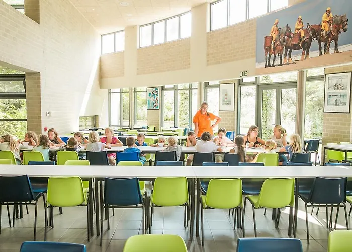 Jeugdherberg De Peerdevisser Ostello *