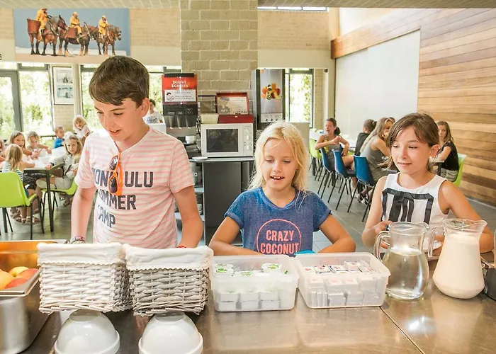 Hostel Jeugdherberg De Peerdevisser *